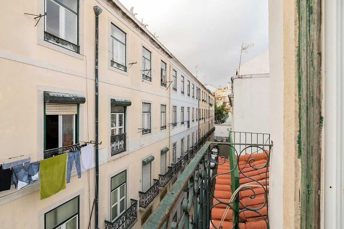 Attic Apartment With Balcony In Bairro Alto Lisbona Portogallo