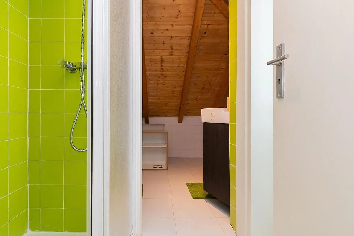 Attic Apartment With Balcony In Bairro Alto Lisbona